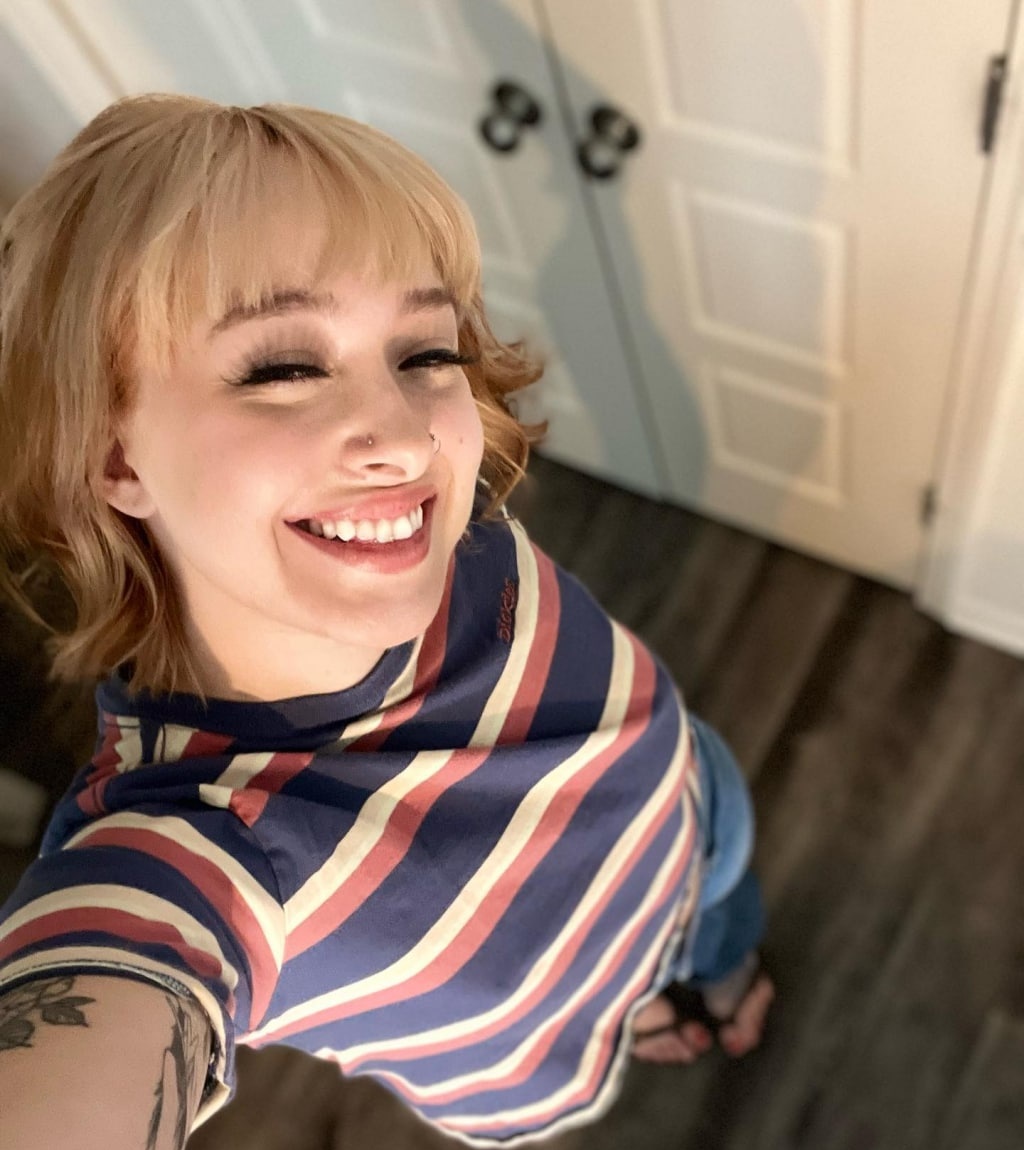 Юля привлекальеная девушка из Первомайска цена от 5000 руб