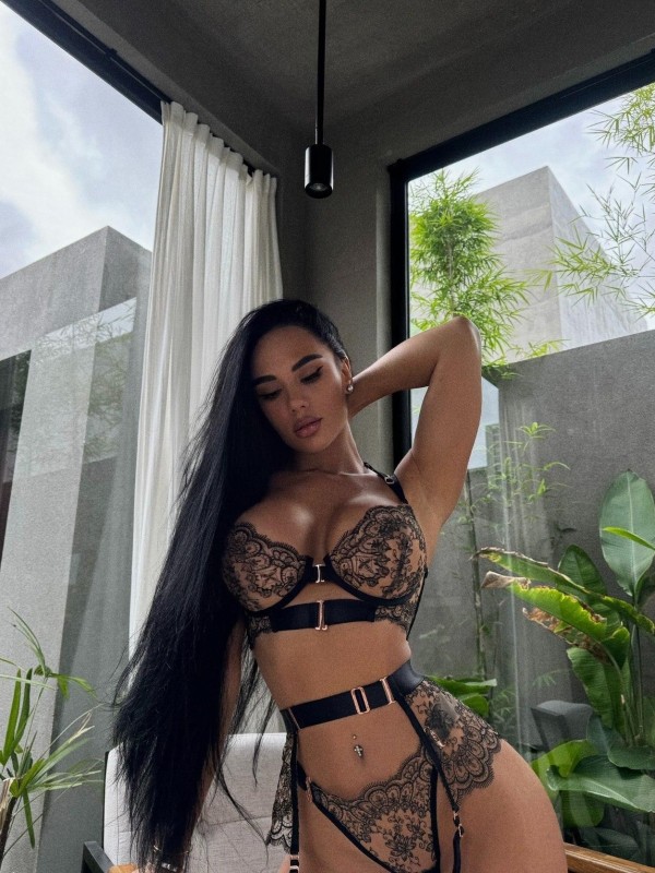 Снежана привлекательная девушка из Первомайска цена от 6000 руб