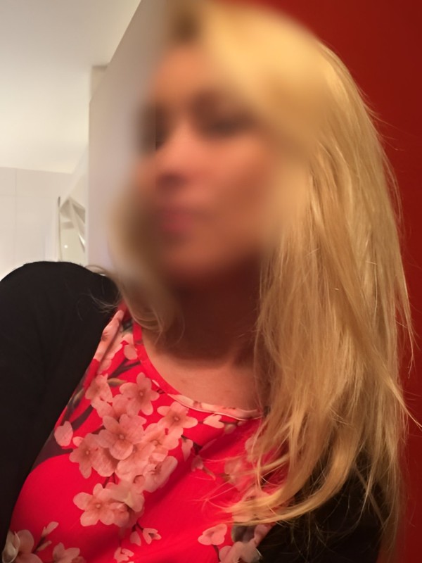 Венера привлекательная девушка из Первомайска цена от 6000 руб